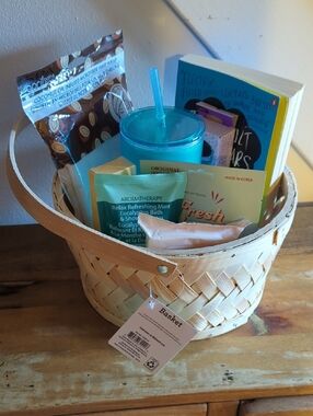 Bath & Body Gift Basket with Blue Tumbler
